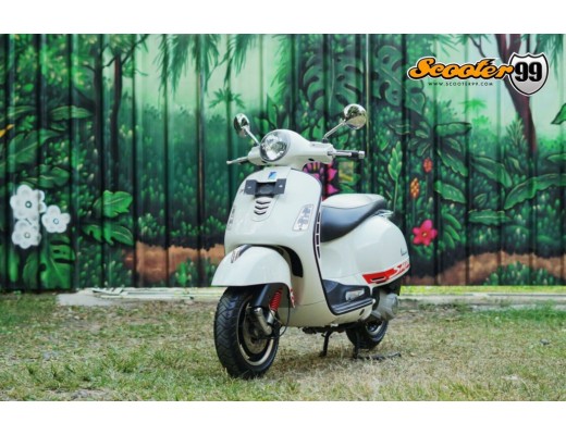 Vespa GTS Super 150 White – A Modern Expression of Italian Design